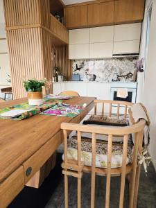 Ma-Bebe Summer PlayHouse --- Family Oasis, Lake and Woods, Jacuzzi, Sauna, Playground --- Outside guests are not allowed