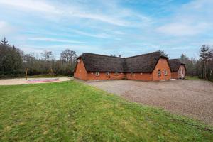 Lovely Pool House With Jumping Cushion And Activity Room