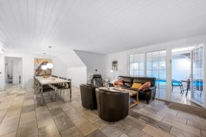 Lovely Pool House With Jumping Cushion And Activity Room