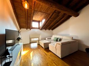 Loft mansardato sullo skyline di Bergamo
