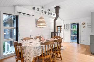 Lovely Holiday Home With Modern Facilities, Close To The Water
