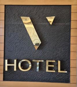 HOTEL V