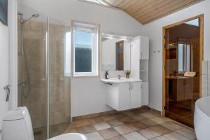 Lovely Holiday Home With Sauna, Located 200 Meters From The North Sea In Klitmøller