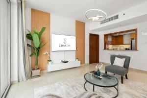 Ultimate Stay 2 BR Next to Burj Khalifa with Opera & Fountain Views