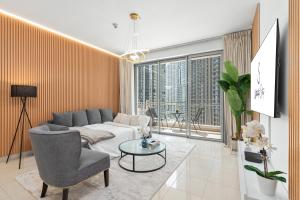 Ultimate Stay 2 BR Next to Burj Khalifa with Opera & Fountain Views