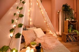 Central Charm and Modern Style- Elegant Stay in the Historic Bucharest