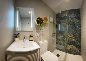 2BR Patio & Pool Las Arenas Beach