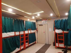 Cozy bunks z hostel