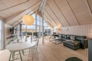 Fantastically Located Holiday Home With Billiards And Wellness Area