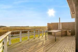 Holiday Home With Fjord View, Wilderness Bath And Hot Tub