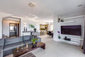 Villa Patra by Villa Plus