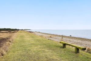 Lovely Holiday Home With Wilderness Bath, Near The Water