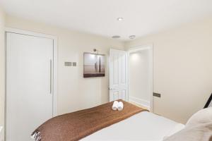 Prime Location SOUTH KENSINGTON 2BR Sleeps 6 Near Tube Station