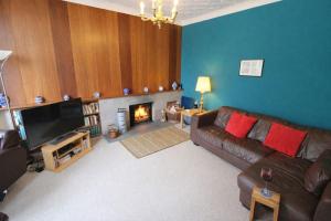 Old Belfield, Bowness-on-Windermere with lake view and walking distance to shops, bars and restaurants