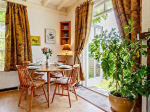 2 Bed in St Austell oc-lanyo