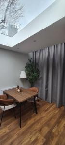 Stylish New-Build Studio in Prime Location in London