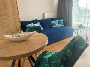 Apartament Niebieski Centrum Sarbinowo w budynku z restauracją i bezpłatnym parkingiem