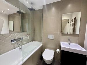 Designer 1 Bed Flat in Iconic Building