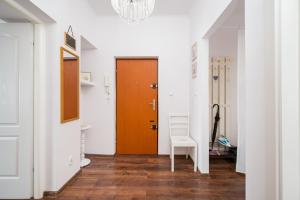 Marszałkowska Central Apartment by BookingHost