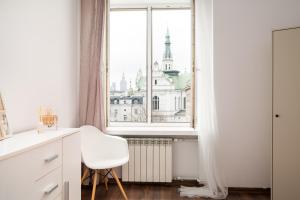 Marszałkowska Central Apartment by BookingHost