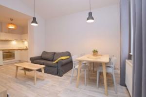 Comfortable Victus Studio near the Railway Station by Noclegi Renters