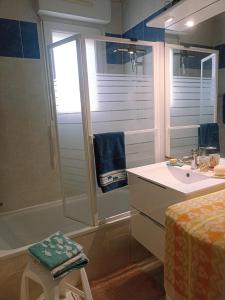 Mauguio-Carnon Appartement, Tout Confort, Clim, Wifi, Balcon, Parking privé couvert, 15 min de la Mer, de Montpellier