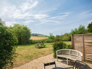 2 Bed in Bridport oc-dc162