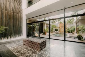 Casa Don Rey - Tulums Largest Mansion - Villa