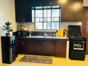 Laizas Crib 16pax Private 4BR Home with 3 Baths