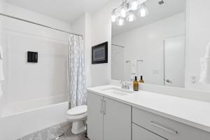 Peaceful Retreat - City Views, Close to Broadway