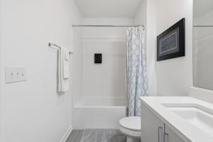 Peaceful Retreat - City Views, Close to Broadway