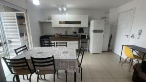 Jathy - centro, Varanda Gourmet, ar condicionado, Piscina e Wi-Fi