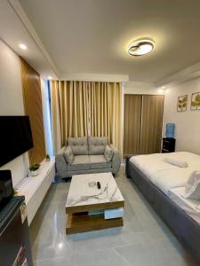 Superb Studio at Valley Heights Apartments