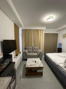 Superb Studio at Valley Heights Apartments