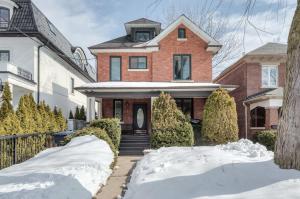 Cozy Toronto Apt Steps from High Park