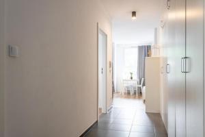 Urban Chic - Luxury 2-Bedroom Apartment in Warsaw City Center, Pereca Street