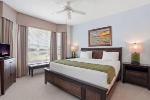 #222 Beautiful Lake View -Second Floor - Sleeps 4