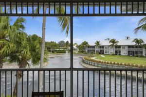 #222 Beautiful Lake View -Second Floor - Sleeps 4