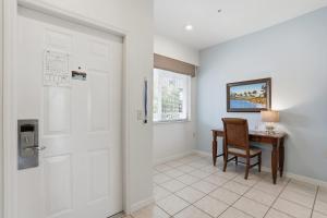 #222 Beautiful Lake View -Second Floor - Sleeps 4