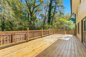 Modern 5BR Near West Midtown,Fire Pit,Pet Friendly