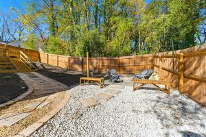Modern 5BR Near West Midtown,Fire Pit,Pet Friendly
