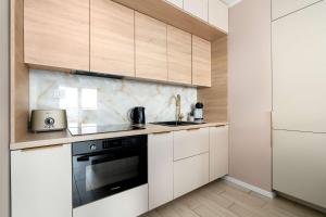 Luxury Apartment with Parking and Balcony by Renters Prestige