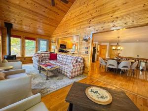 Hilltop - Bouchard Shores Resort