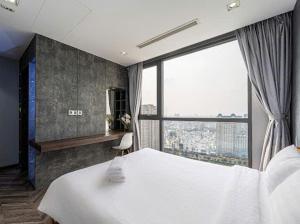 Vinhome Luxury Apartment High Floor City View
