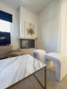 Stylish Apartment With Balcony in Glyfada