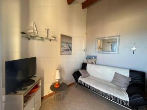 Appartement Saint Pierre la Mer, 4 pers, terrasse, parking privé à 800m de la plage - FR-1-619-152