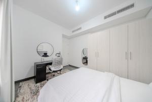 4BR Private Pool Villa in Sharjah - BBQ Area - Nasma