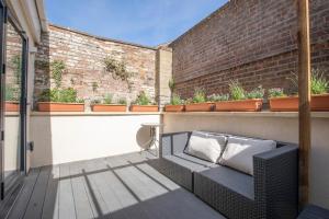 Luxury Central Cheltenham Basement Retreat