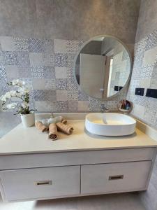 Trinidad 302 Luxury Beachfront Penthouse Rooftop Jacuzzi Aqua Esmeralda