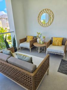 Trinidad 302 Luxury Beachfront Penthouse Rooftop Jacuzzi Aqua Esmeralda